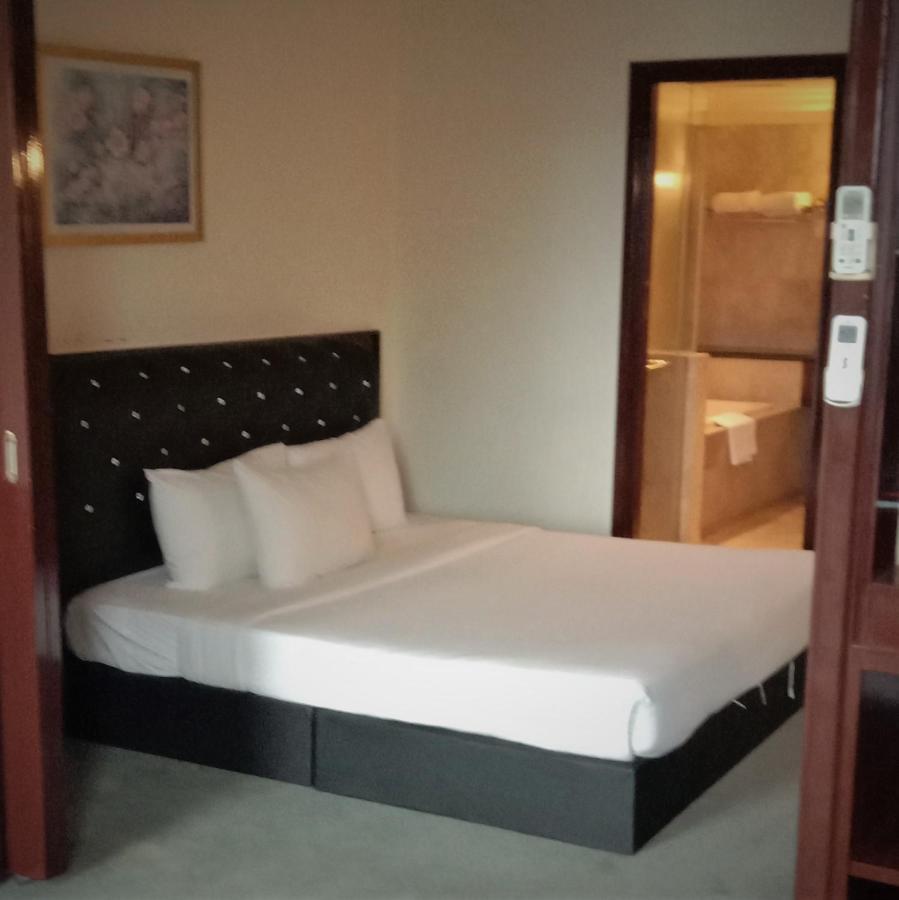 Ringko Service Apartments At Berjaya Times Square Kl Куала-Лумпур Экстерьер фото
